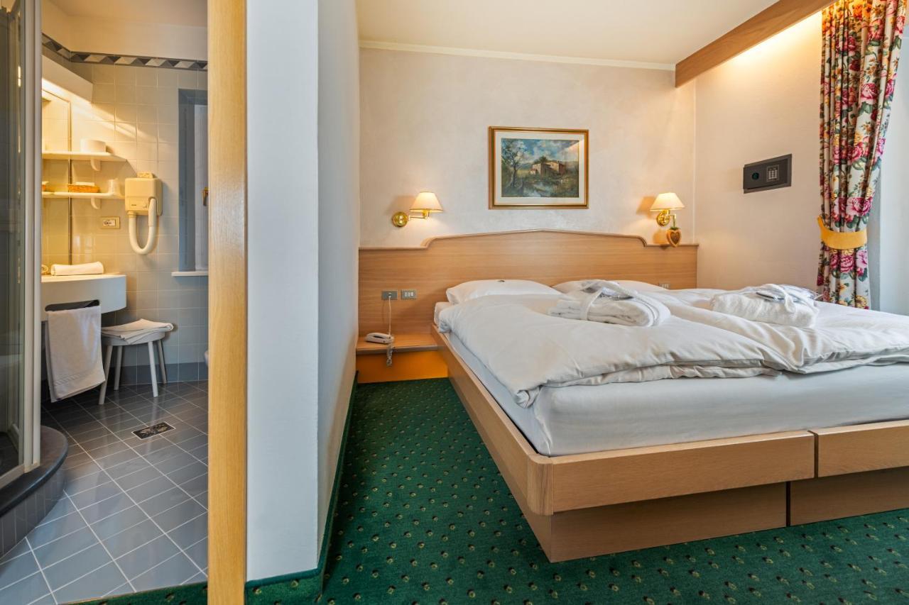 Albergo Contrin Кампитело ди Фаса Екстериор снимка
